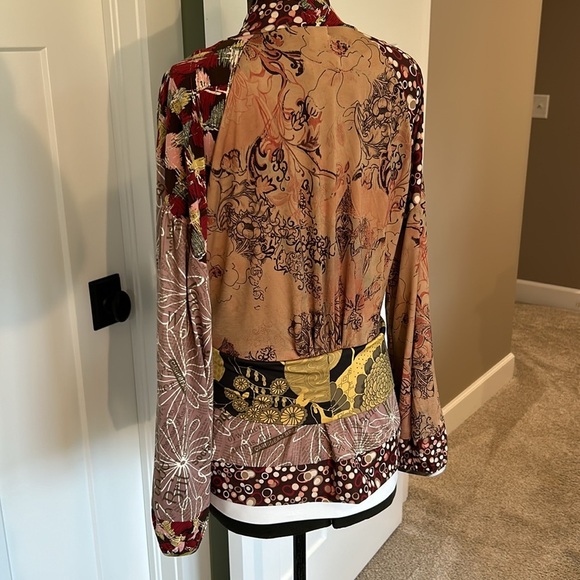 2 piece Tank top and belted over jacket “nothing matches” newspaper print fabric - Picture 7 of 17